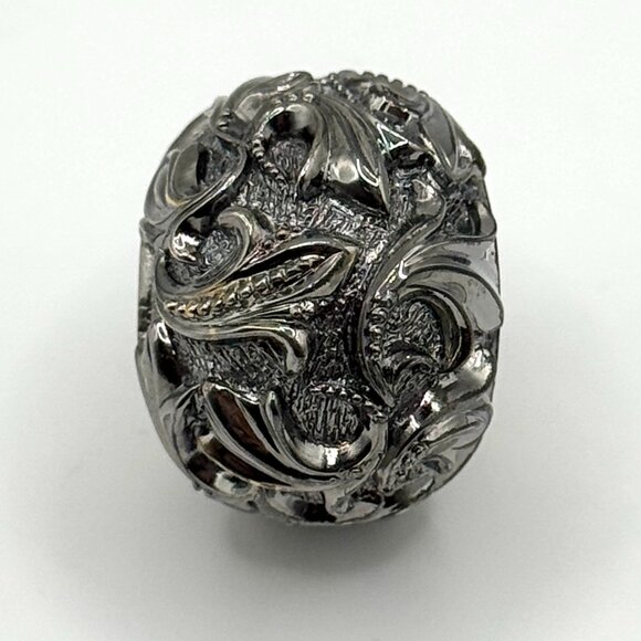 Gothic Ring - Picture 2 of 4